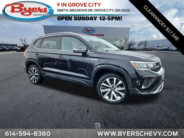 2024 Volkswagen Taos SE's photo