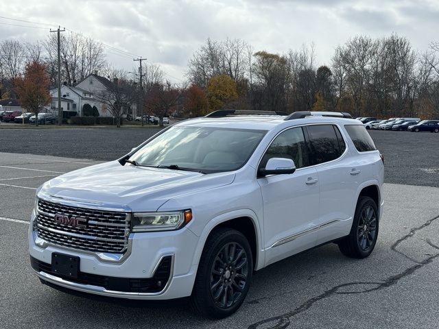 2023 GMC Acadia Denali's photo