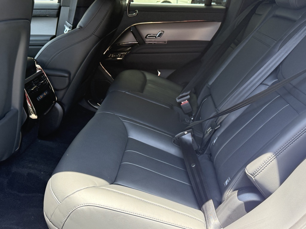 2025 Land Rover Range Rover Sport SE photo 21