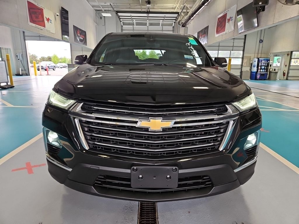 2023 Chevrolet Traverse Leather photo 2