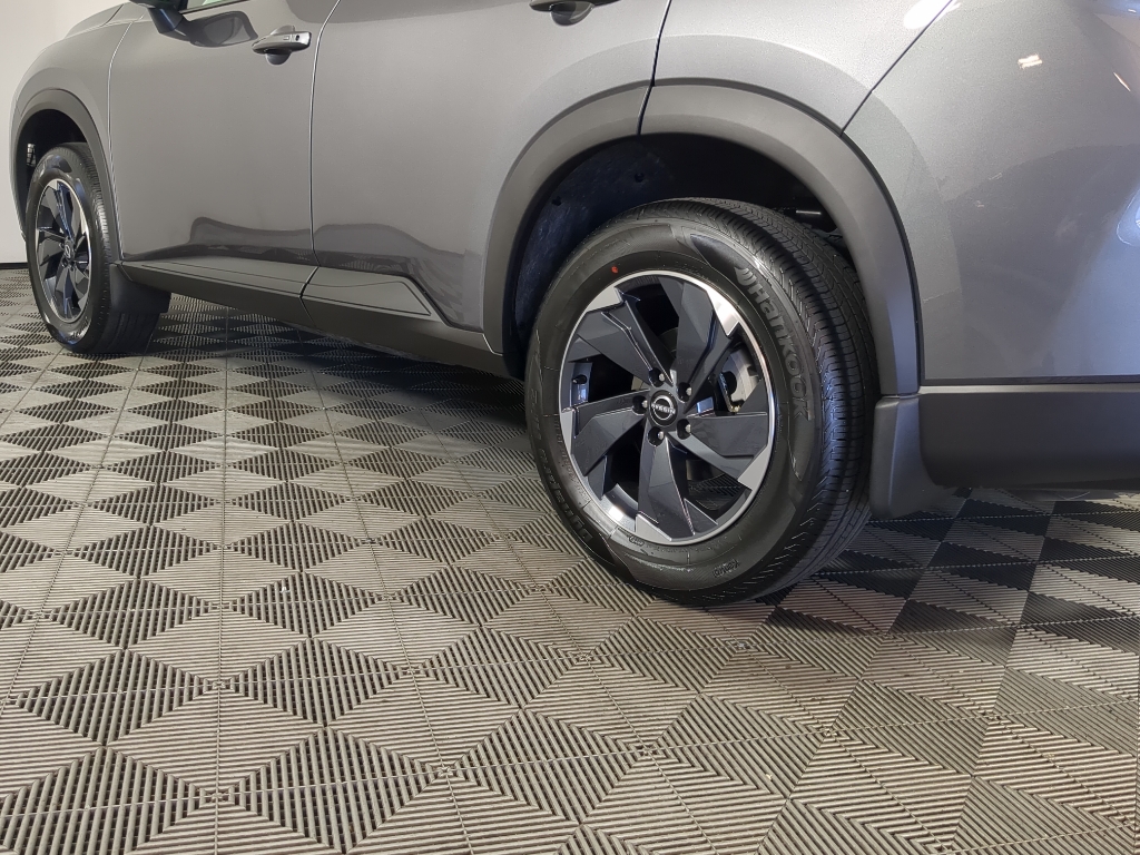 2026 Nissan Rogue SV photo 2
