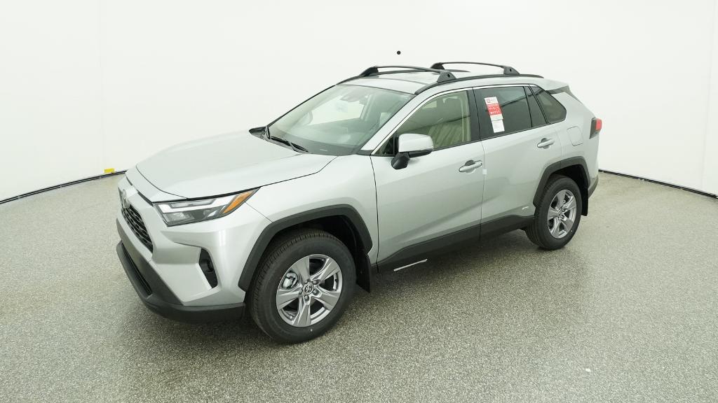 2025 Toyota RAV4 XLE's photo