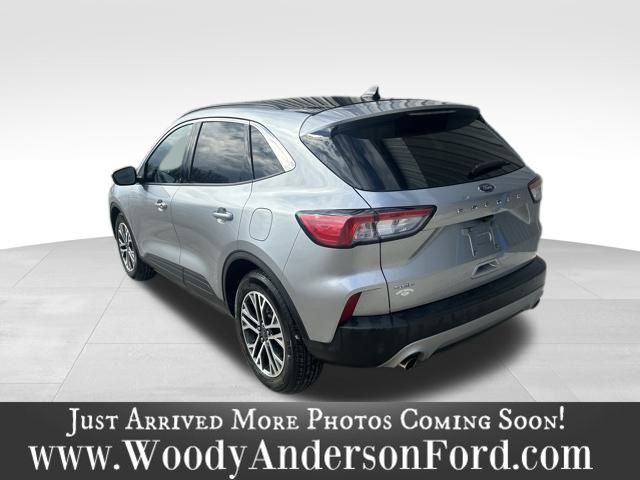 2022 Ford Escape SEL photo 3
