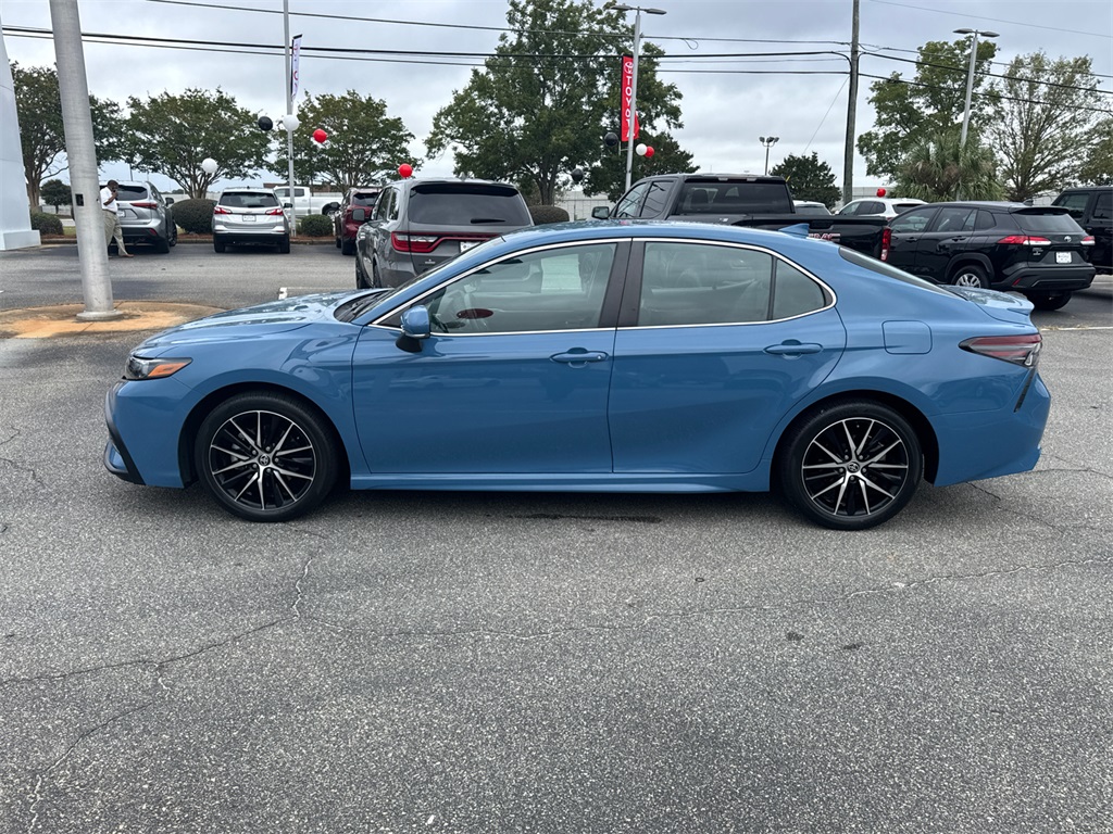 2023 Toyota Camry SE photo 6