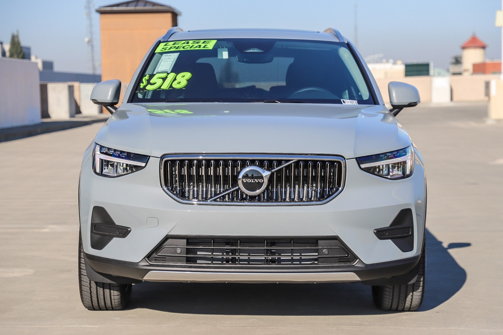 2025 Volvo XC40 Core photo 2