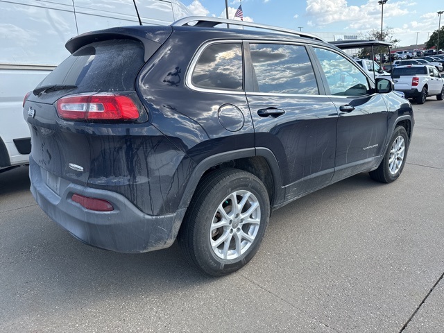 2016 Jeep Cherokee Latitude photo 4