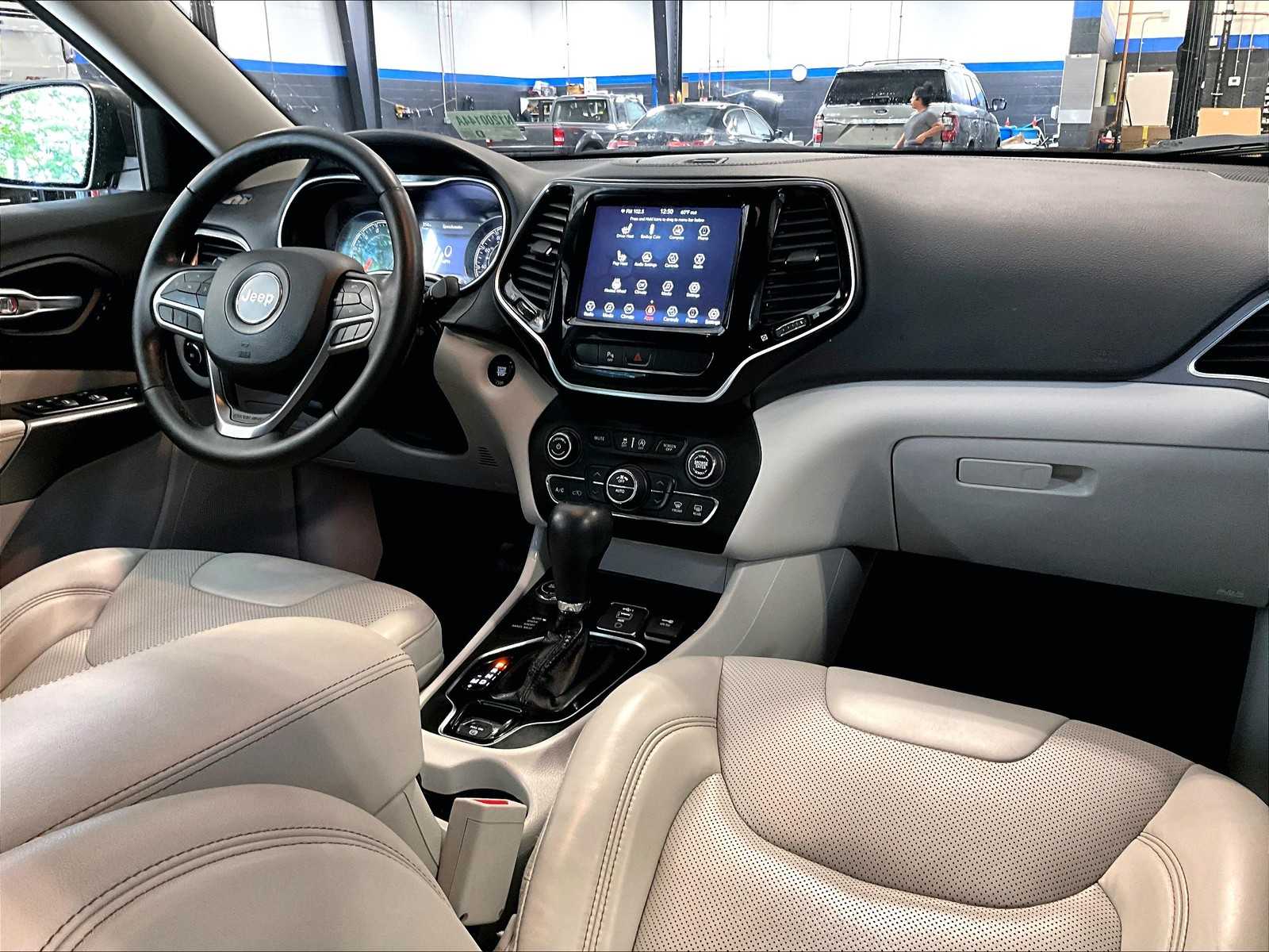 2020 Jeep Cherokee Limited photo 14