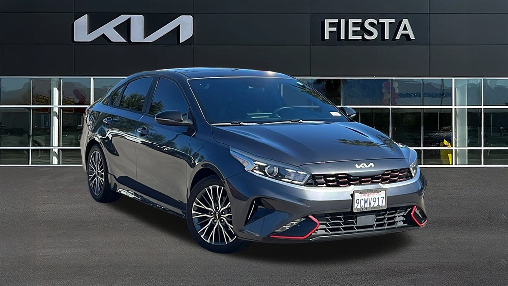 2022 Kia FORTE GT-Line's photo