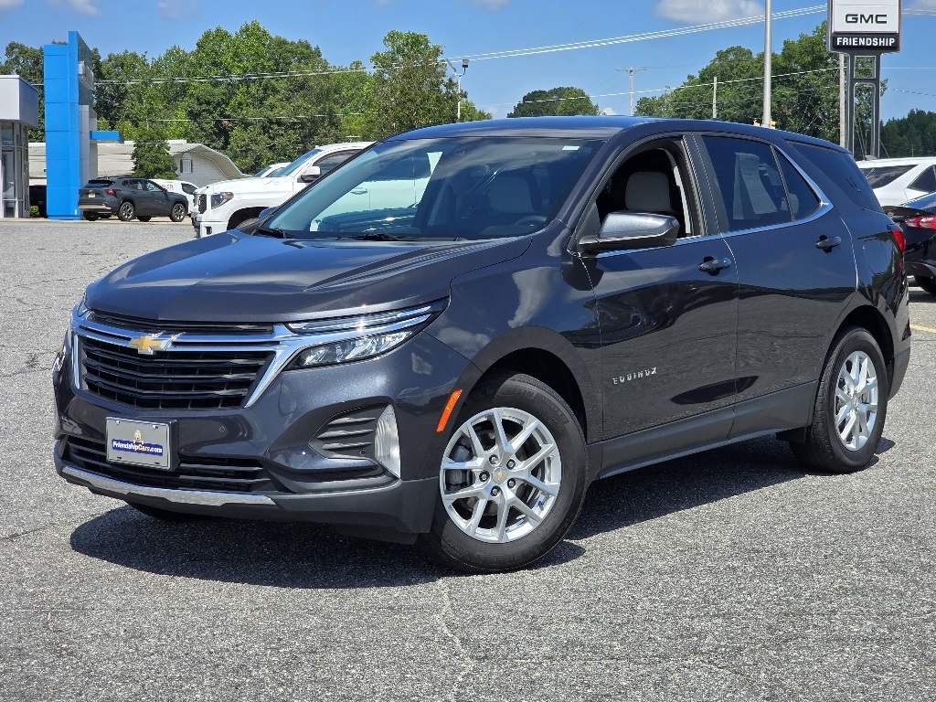 2022 Chevrolet Equinox LT photo 2