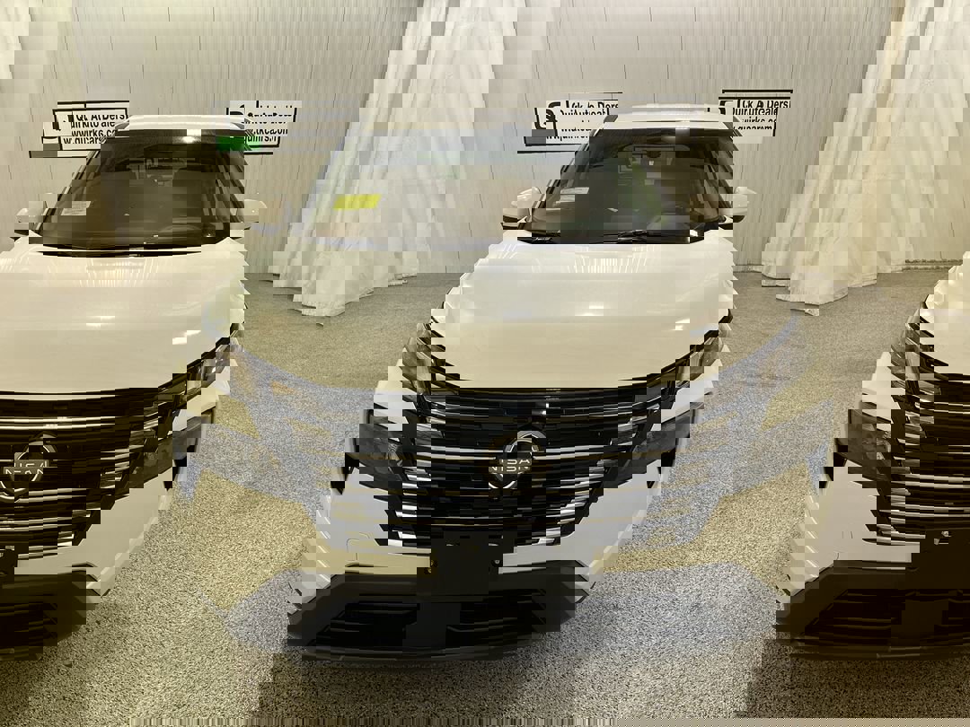 2026 Nissan Rogue SV photo 2