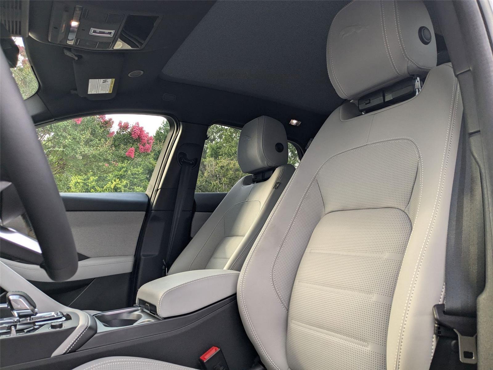2024 Jaguar E-PACE R-Dynamic SE photo 14