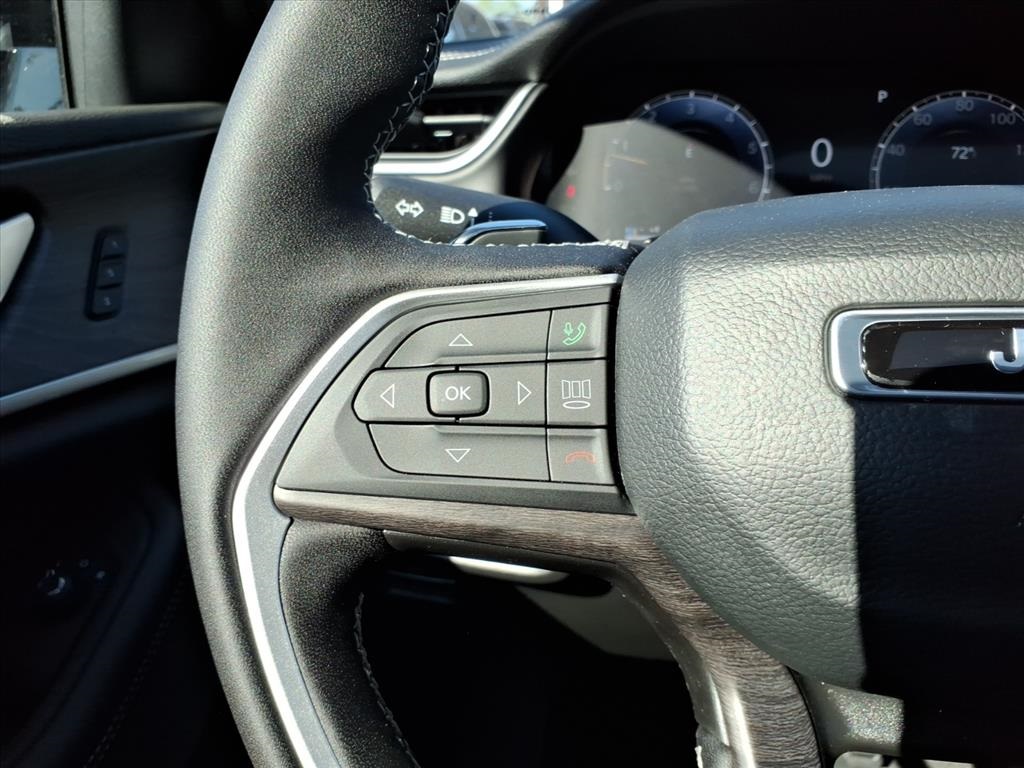 2025 Jeep Grand Cherokee Limited photo 13