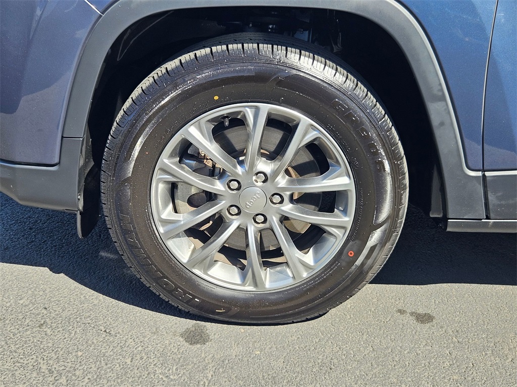 2019 Jeep Cherokee Latitude photo 30
