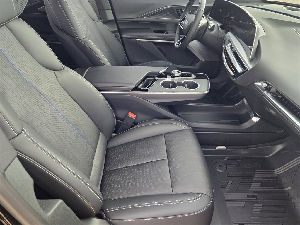 2025 Cadillac Lyriq Sport photo 14
