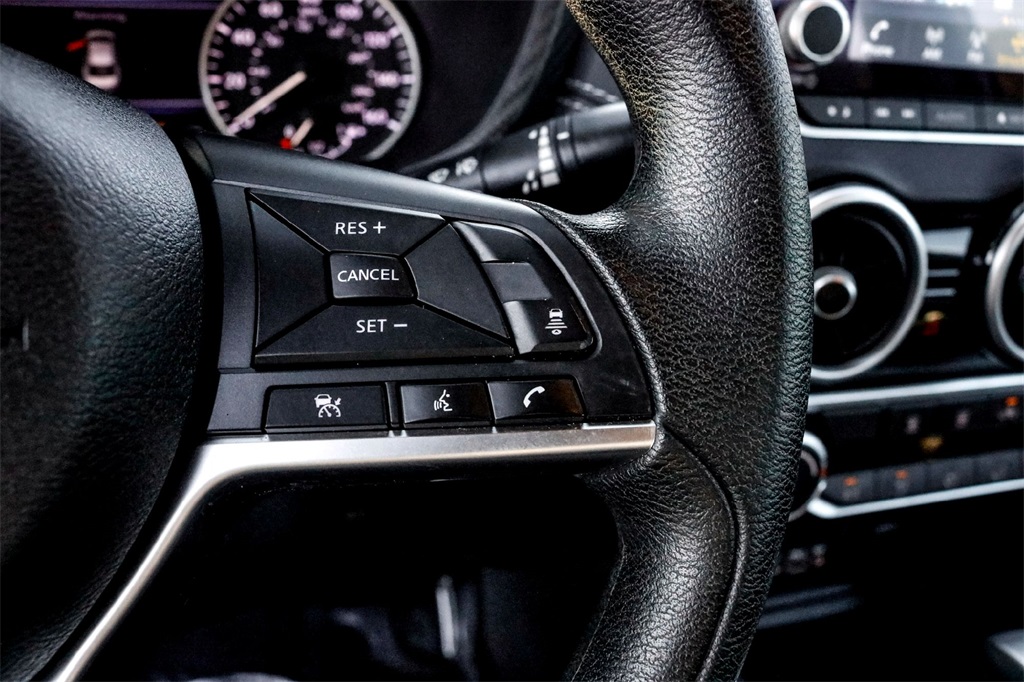 2025 Nissan Sentra SV photo 18