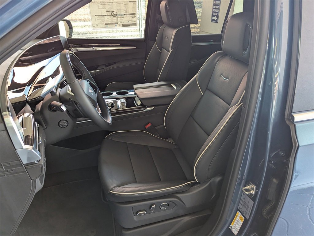 2025 Cadillac Escalade Premium Luxury photo 10