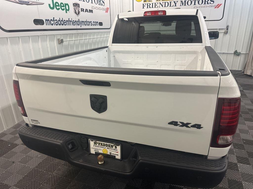 2022 Ram 1500 Classic Warlock photo 4
