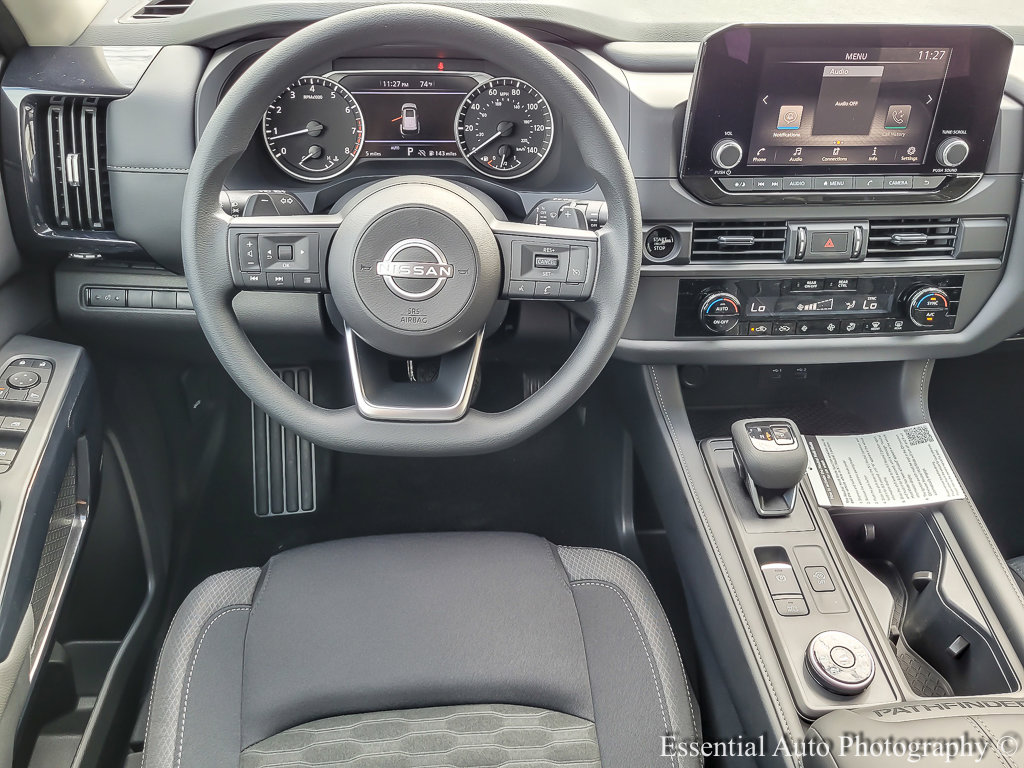 2025 Nissan Pathfinder S photo 11