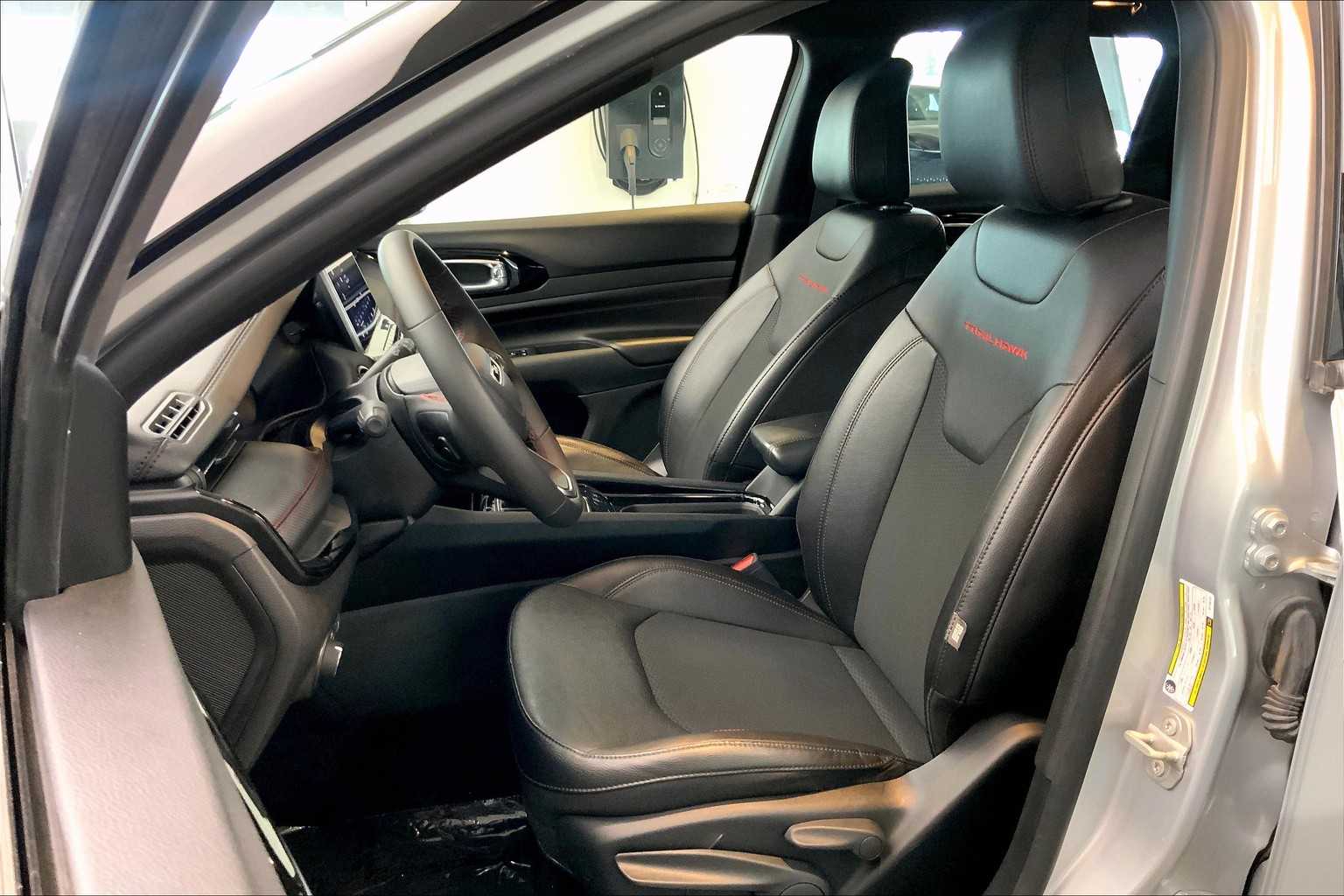 2024 Jeep Compass Trailhawk photo 6