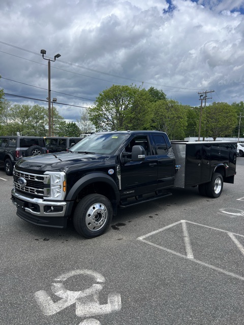 2025 Ford F-450 XLT photo 3