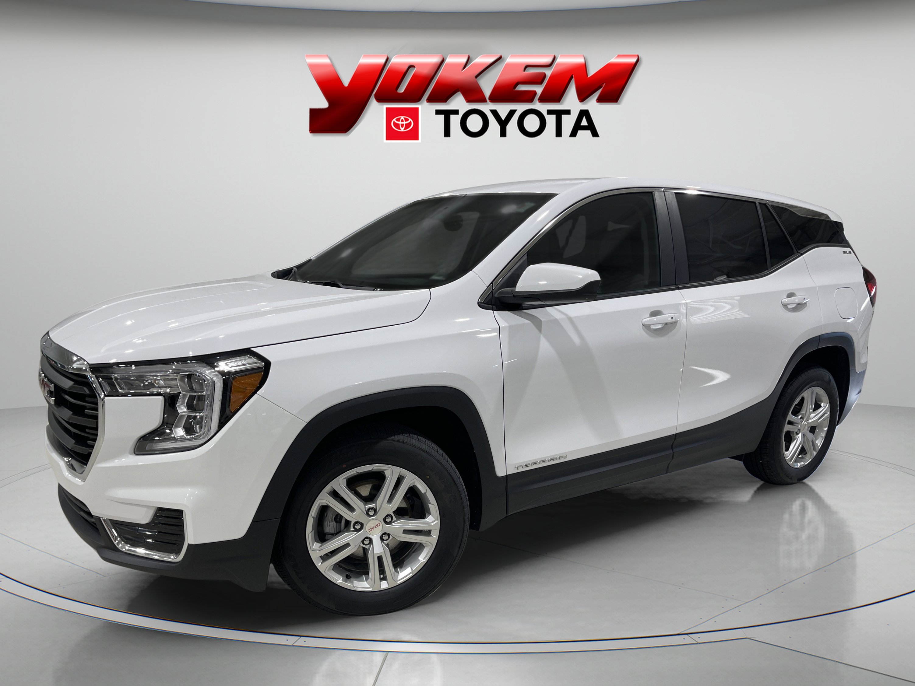 2024 GMC Terrain SLE's photo