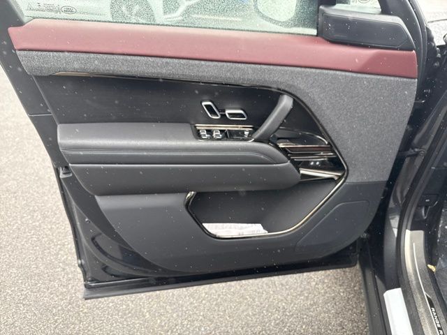 2025 Land Rover Range Rover Sport SE photo 2