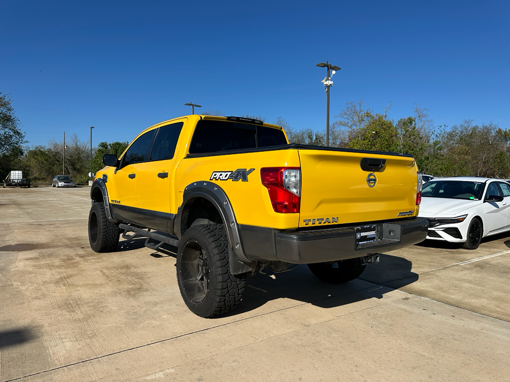 2017 Nissan Titan PRO-4X photo 4