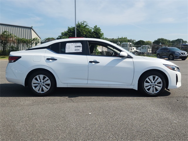 2025 Nissan Sentra S photo 2