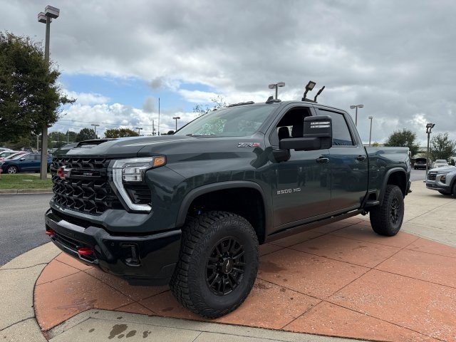 2026 Chevrolet Silverado 2500HD ZR2 photo 3