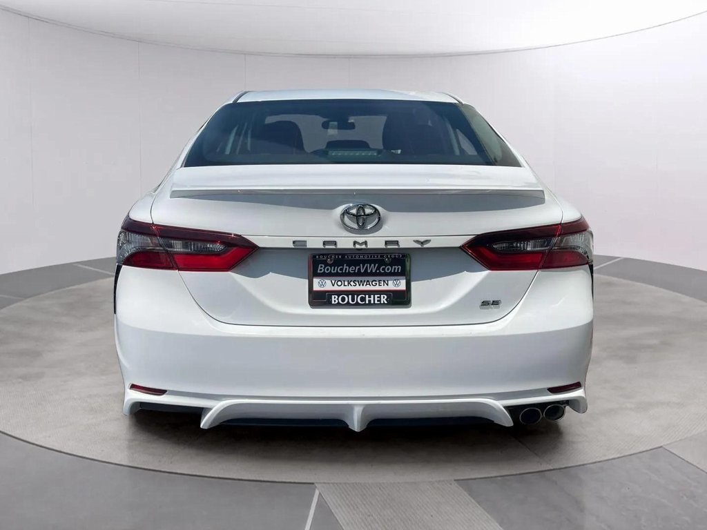 2022 Toyota Camry SE photo 4