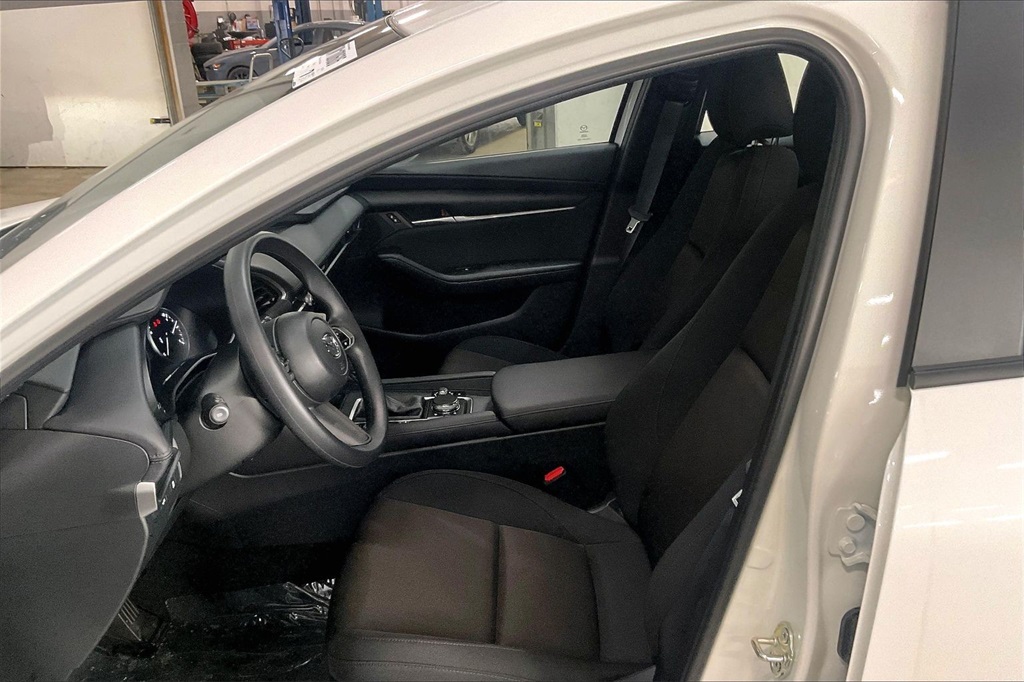 2026 MAZDA MAZDA3 - Image 8