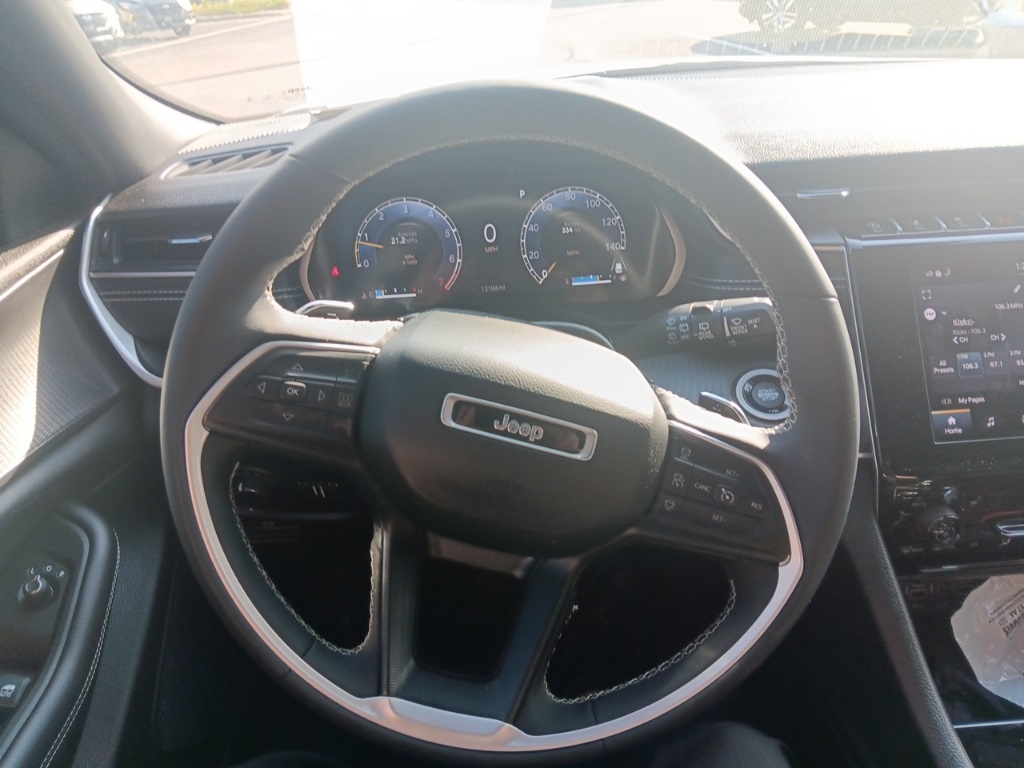 2023 Jeep Grand Cherokee Altitude photo 26