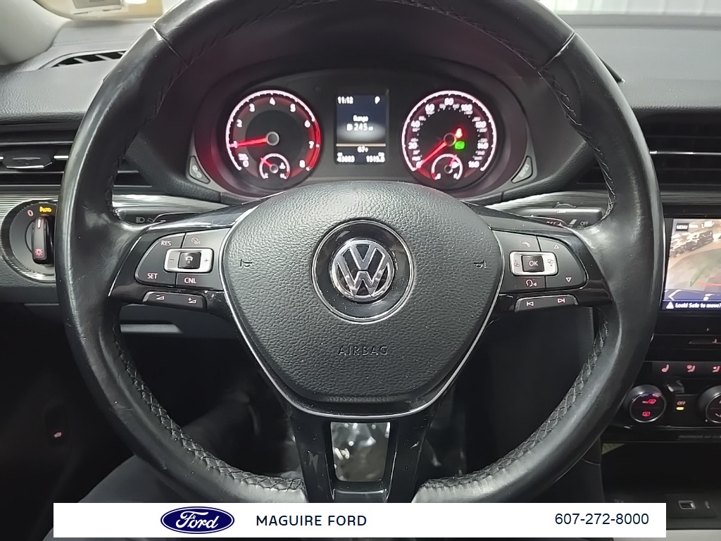 2020 Volkswagen Passat 2.0T R-Line photo 17