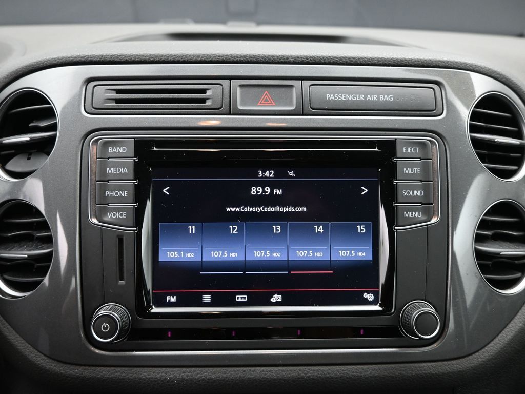 2017 Volkswagen Tiguan S photo 13