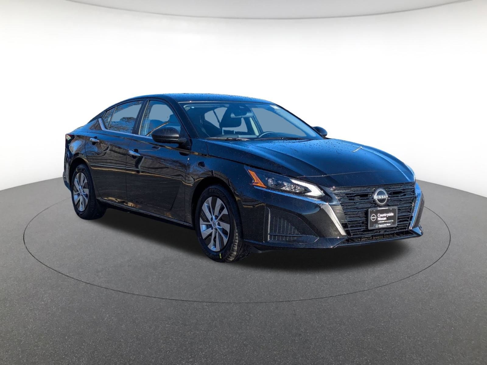 2025 Nissan Altima S photo 3
