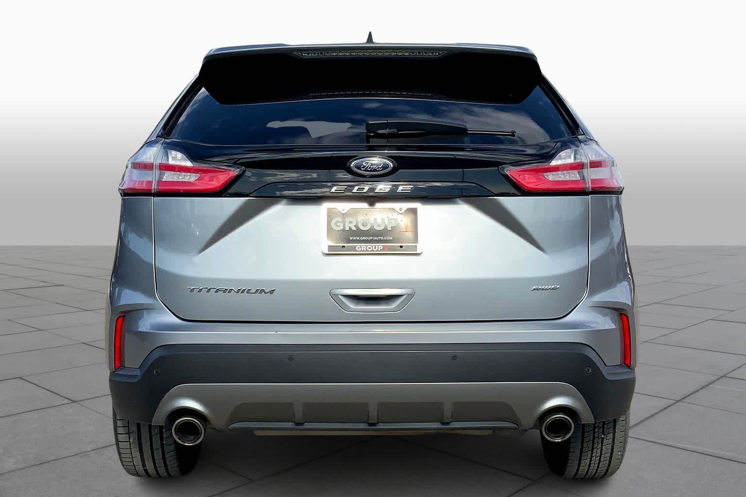 2024 Ford Edge Titanium photo 4