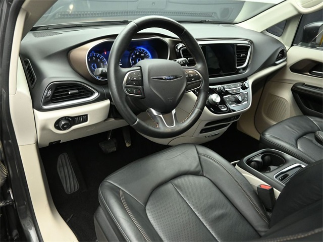 2017 CHRYSLER PACIFICA - Image 9