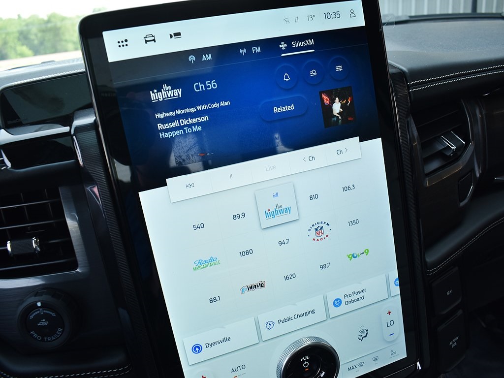 2025 Ford F-150 Lightning Platinum photo 22