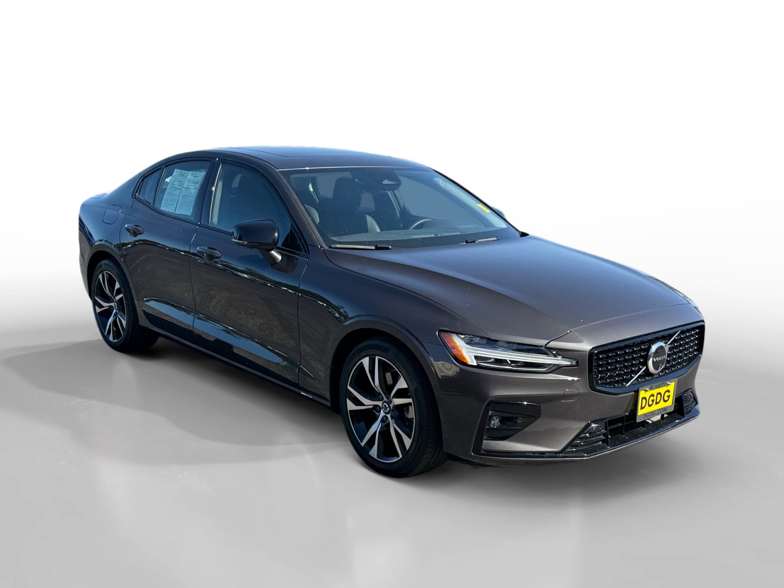2024 Volvo S60 B5 Plus photo 7