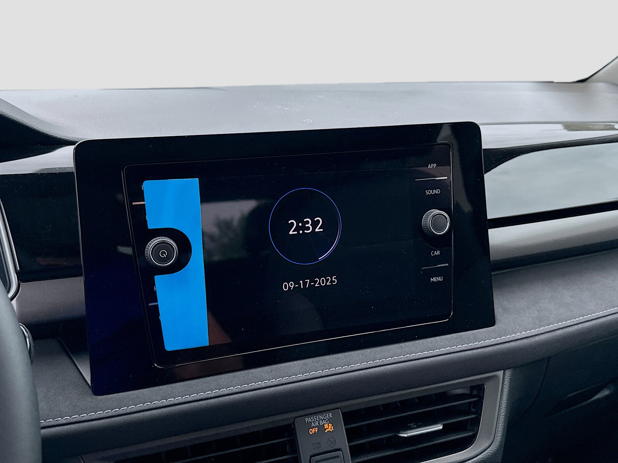 2025 Volkswagen Taos SE photo 4