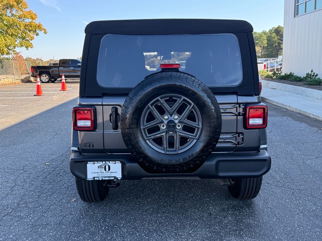 2024 Jeep Wrangler Sport S photo 3