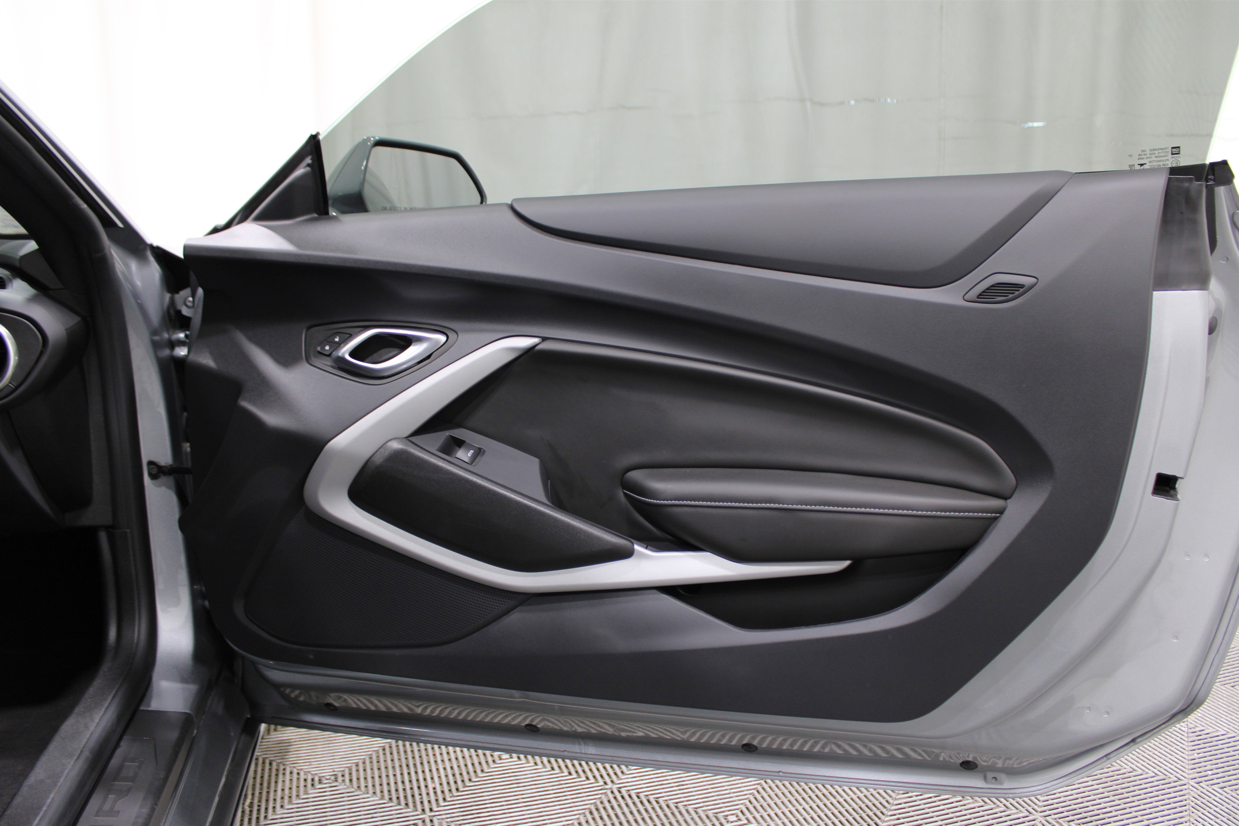 2024 Chevrolet Camaro LT1 photo 17