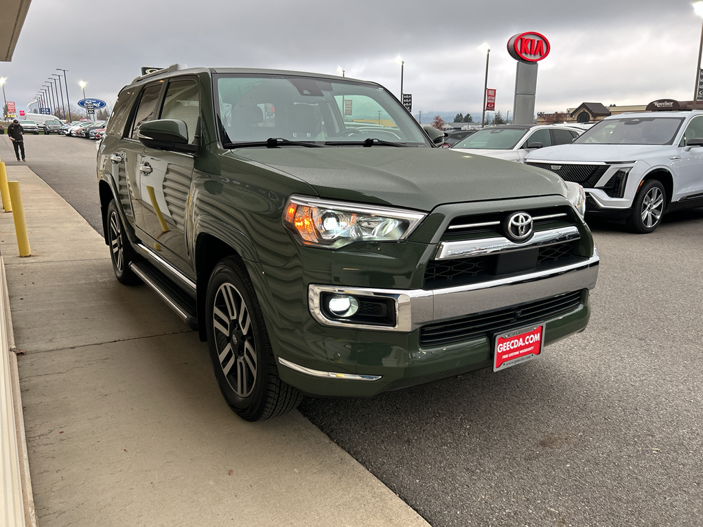 2022 Toyota 4Runner Limited photo 2