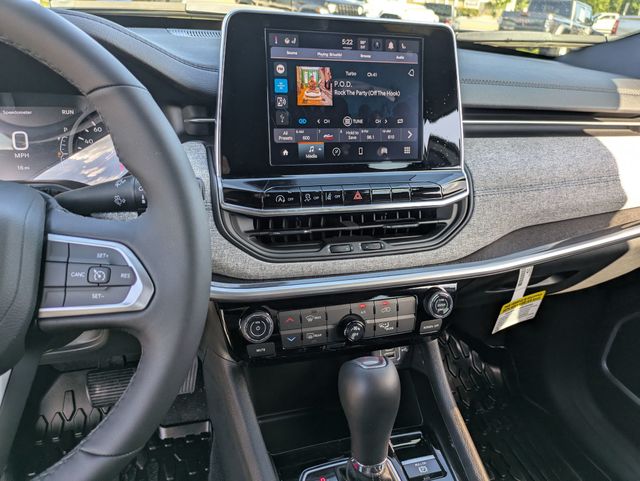 2025 Jeep Compass Latitude photo 19