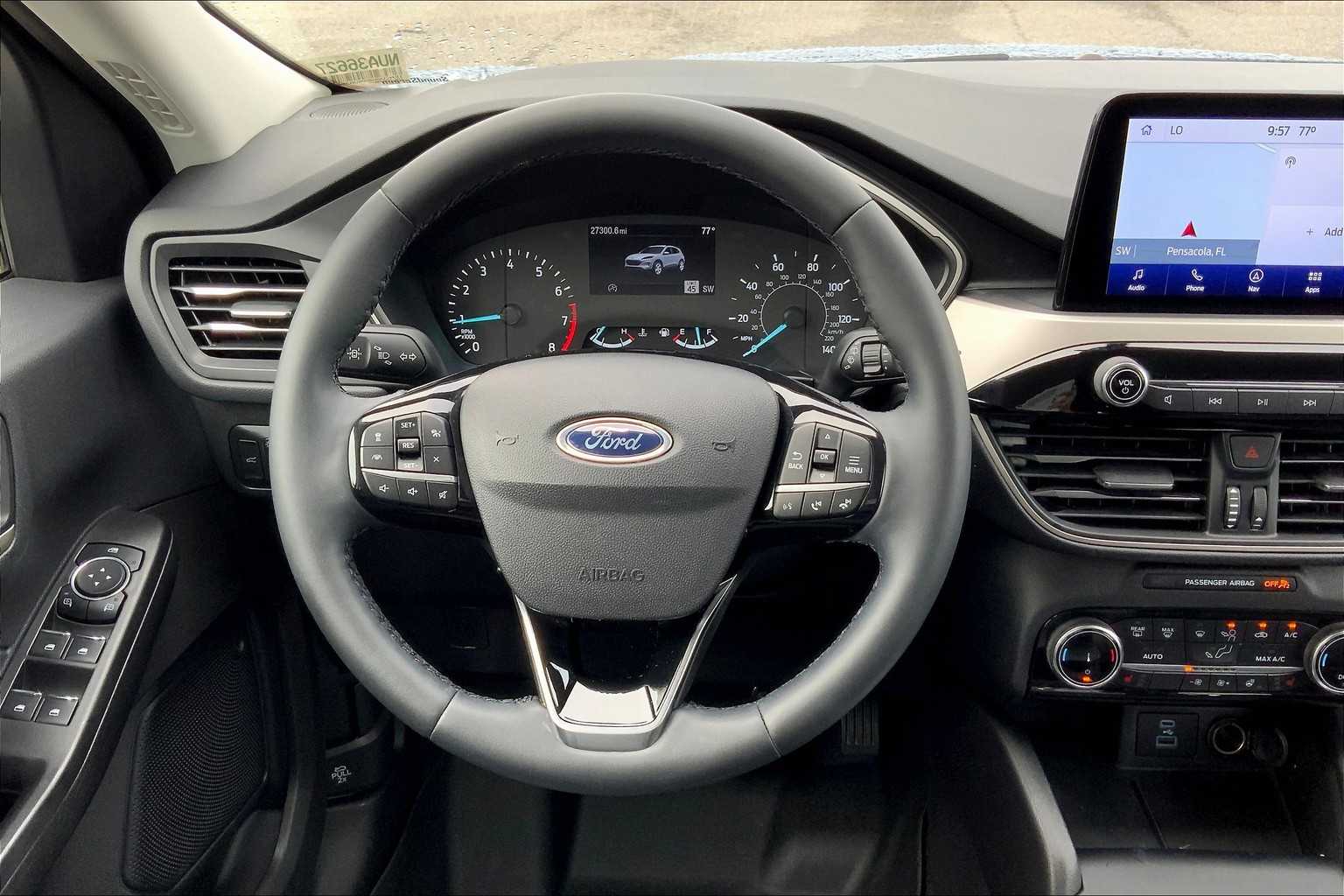 2022 Ford Escape SEL photo 5