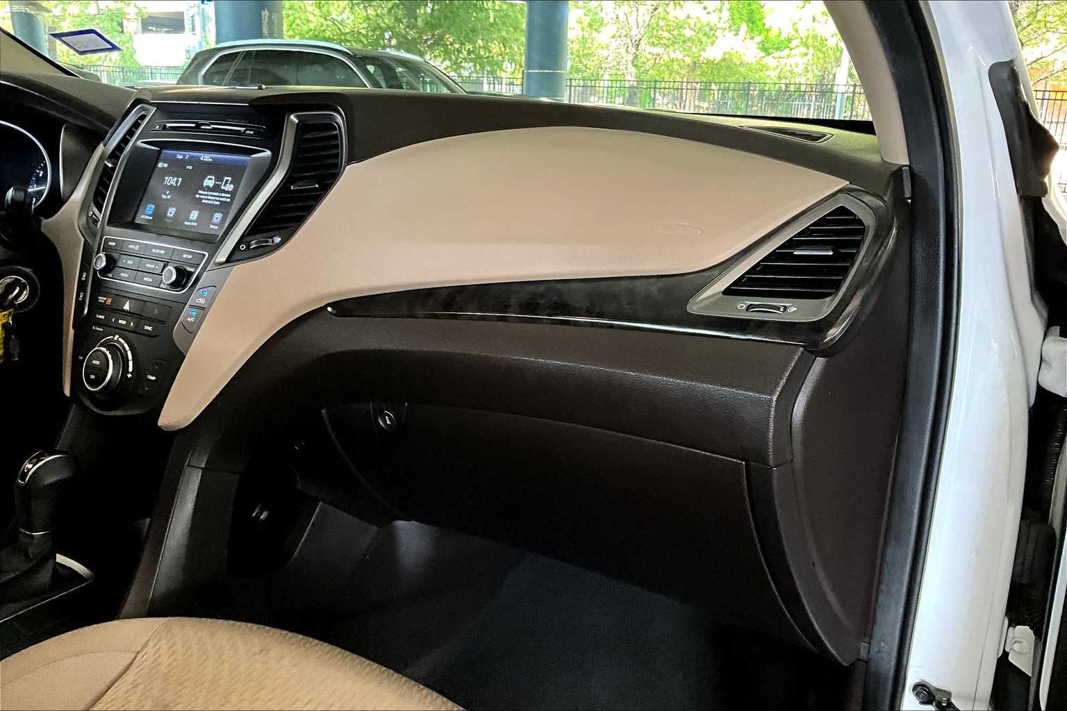 2017 Hyundai Santa Fe Sport photo 16