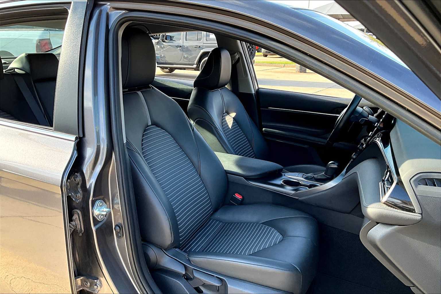 2024 Toyota Camry SE photo 9
