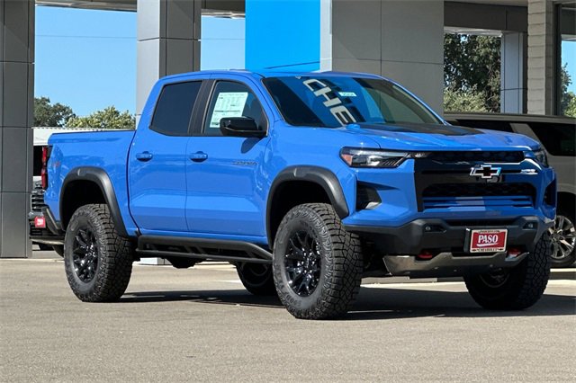 2025 Chevrolet Colorado ZR2 photo 2