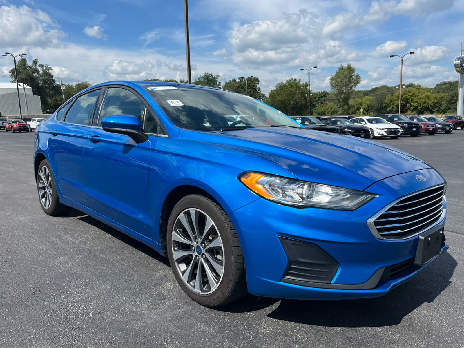 2020 Ford Fusion SE photo 2