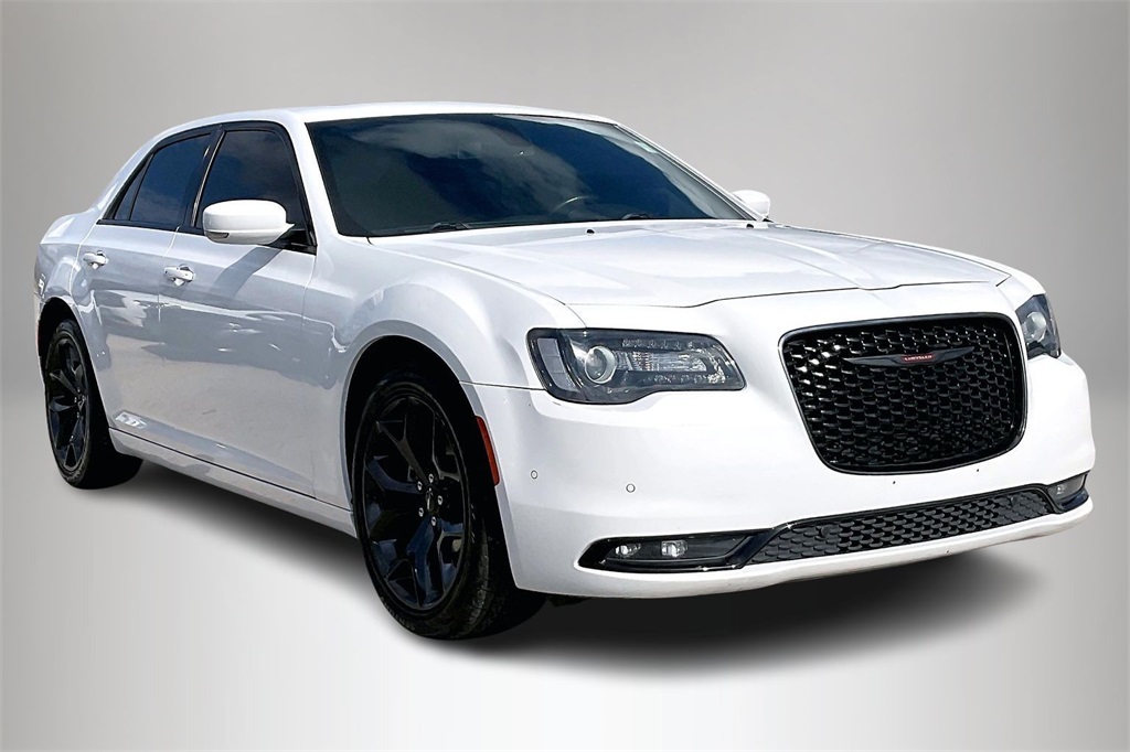 2022 Chrysler 300 S's photo